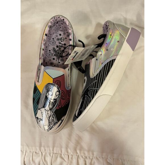 Disney, Nightmare Before Christmas Jack & Sally Slip-On Sneakers Women’s 6.5 NWT - Picture 2 of 3